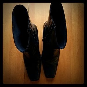 Naturalizer boots, size 10M